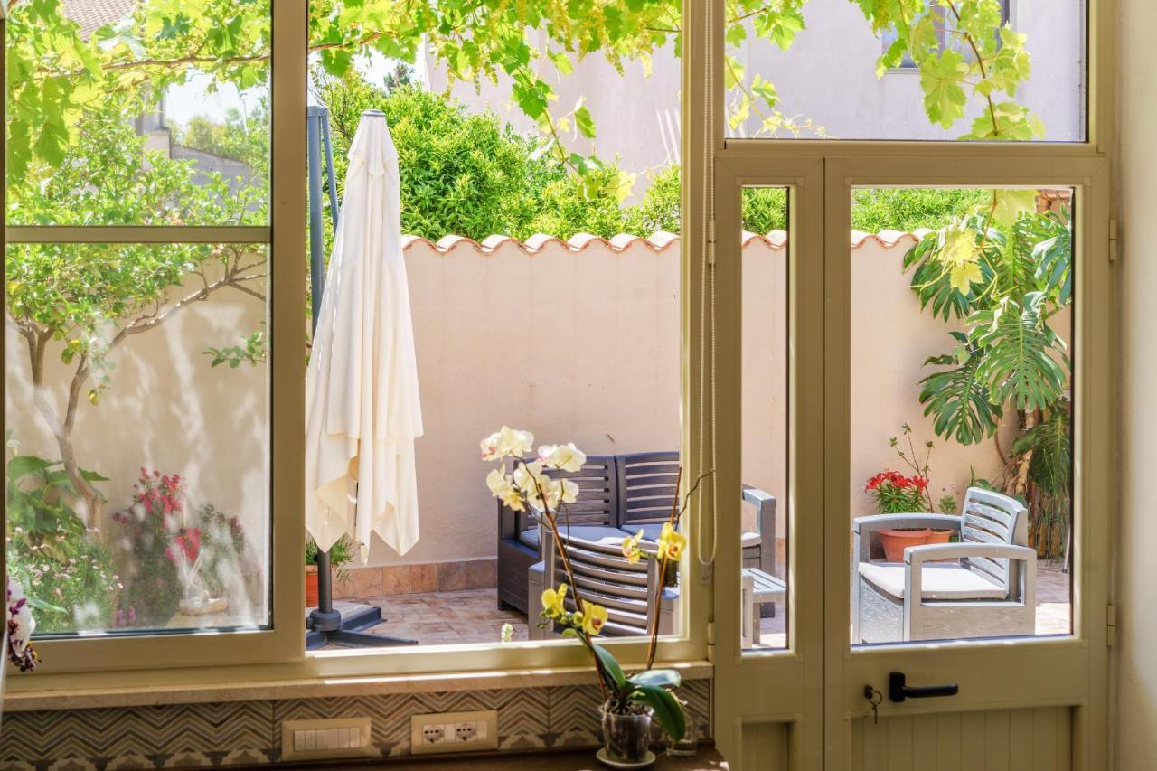 40° Parallelo Guest House Riola Sardo Bagian luar foto