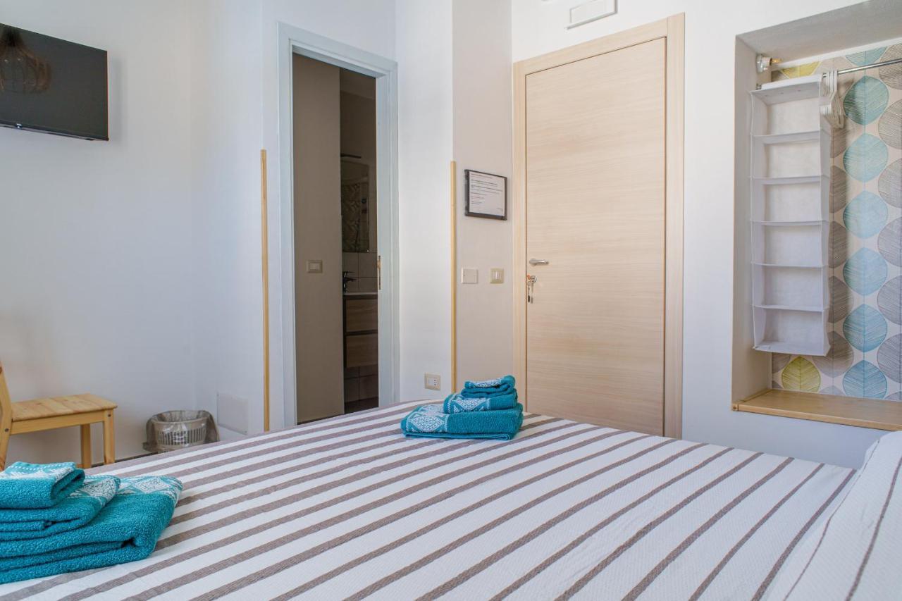 40° Parallelo Guest House Riola Sardo Bagian luar foto