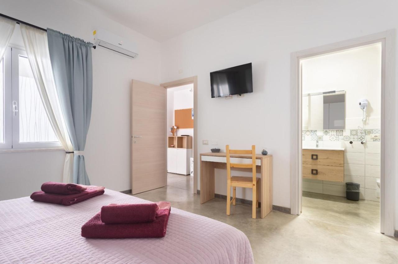 40° Parallelo Guest House Riola Sardo Bagian luar foto