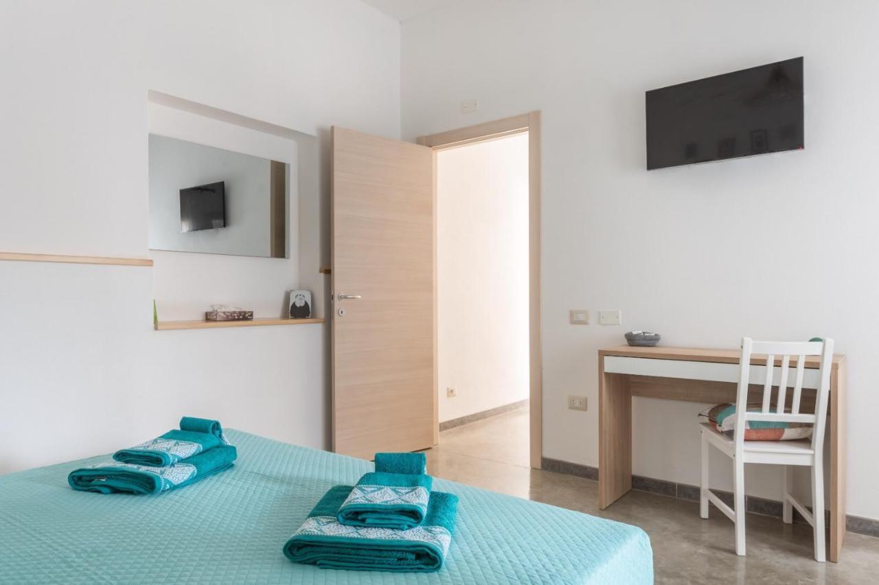 40° Parallelo Guest House Riola Sardo Bagian luar foto