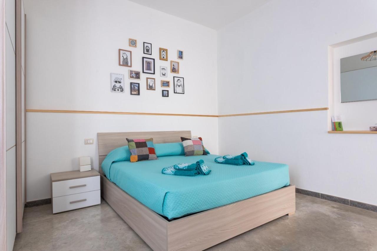 40° Parallelo Guest House Riola Sardo Bagian luar foto
